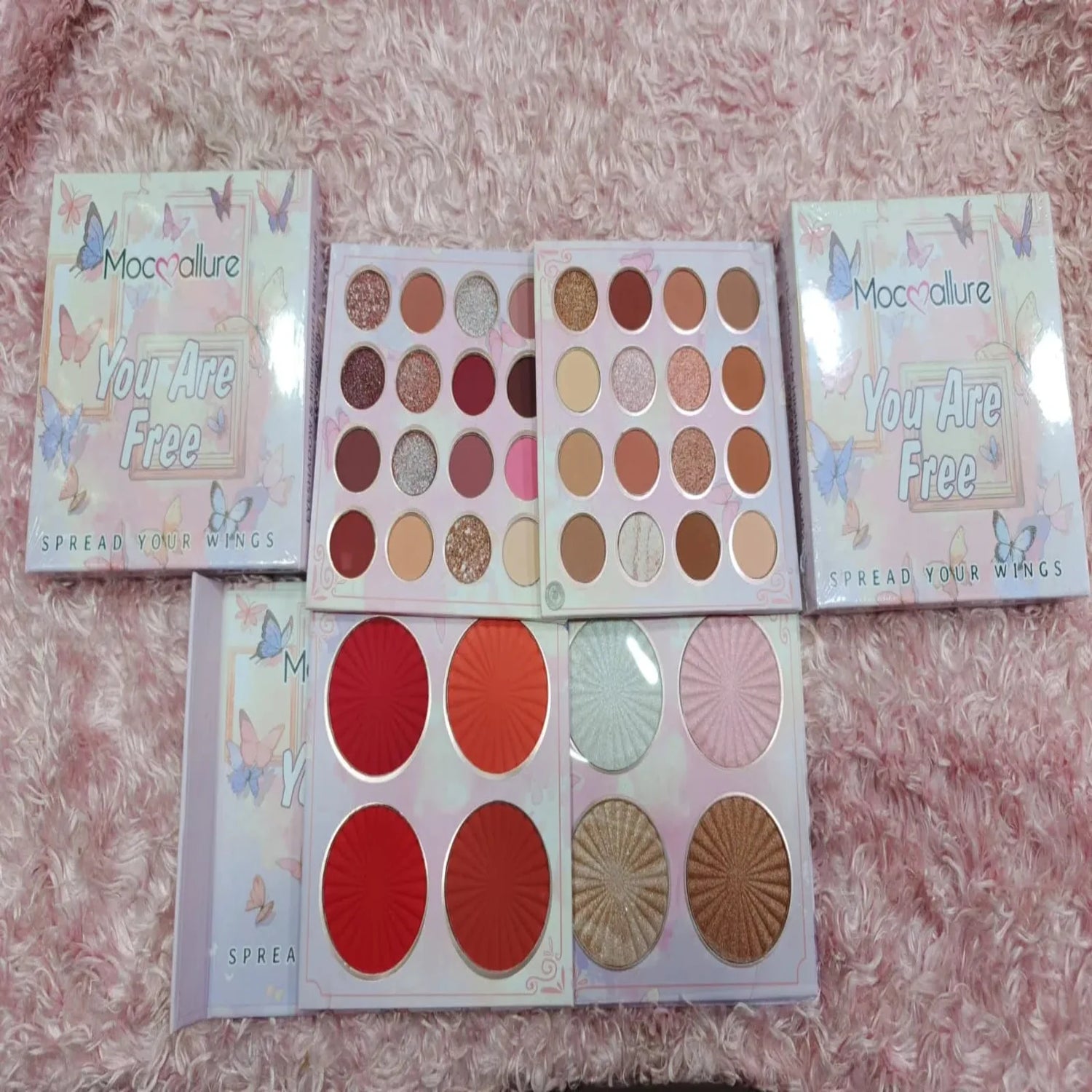 MOCALLURE 4 in 1  Book eyeshadow